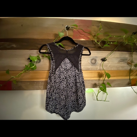 LULULEMON Black & White Workout Tank - Size 6 🍋 - Picture 9 of 11